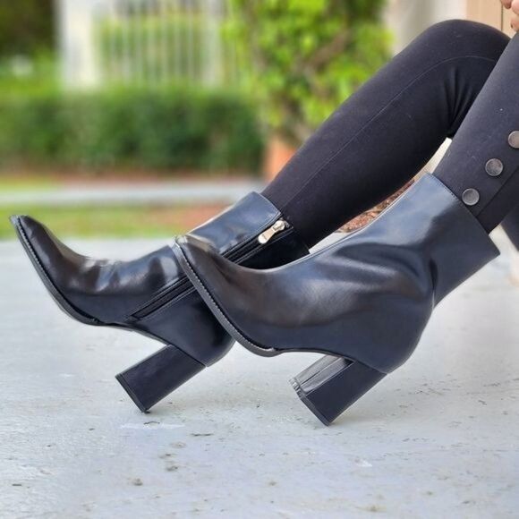 Black High Chunky Heeled Boots Zip Up Square Toe Ankle Booties - Picture 2 of 6